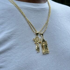 Saint Mary, Jesus pendant with Rope Chain Layered Necklace & Pendant Set